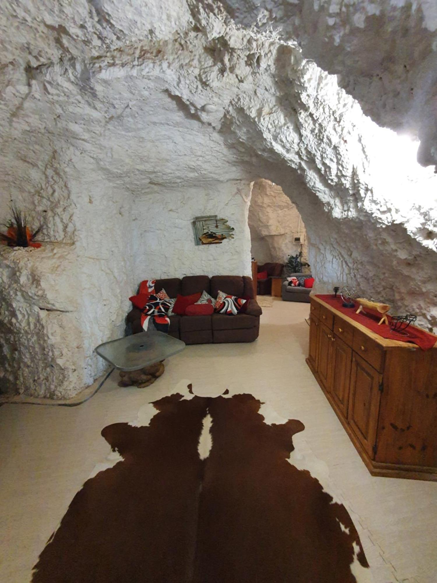Fossickers Den Dugout Accommodation White Cliffs Экстерьер фото
