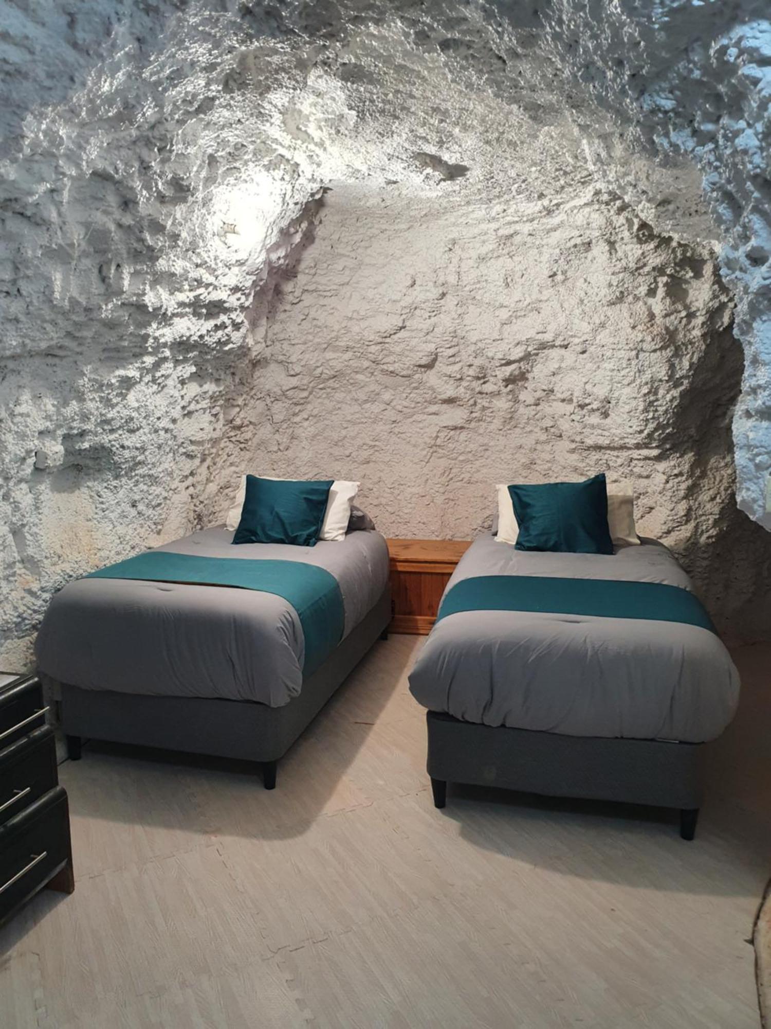 Fossickers Den Dugout Accommodation White Cliffs Экстерьер фото