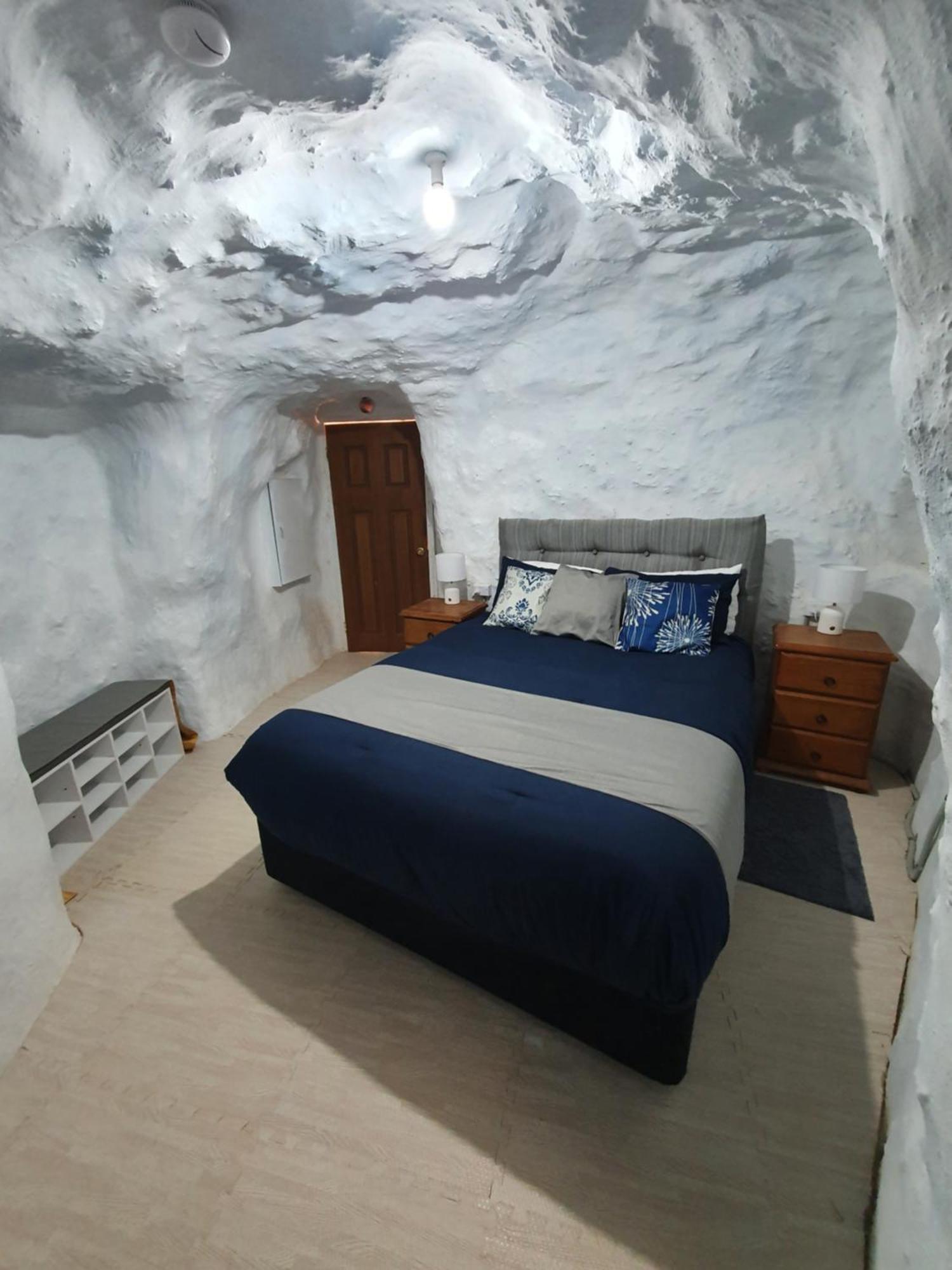 Fossickers Den Dugout Accommodation White Cliffs Экстерьер фото